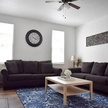Stunning Big Home Near Downtown North Shore & More