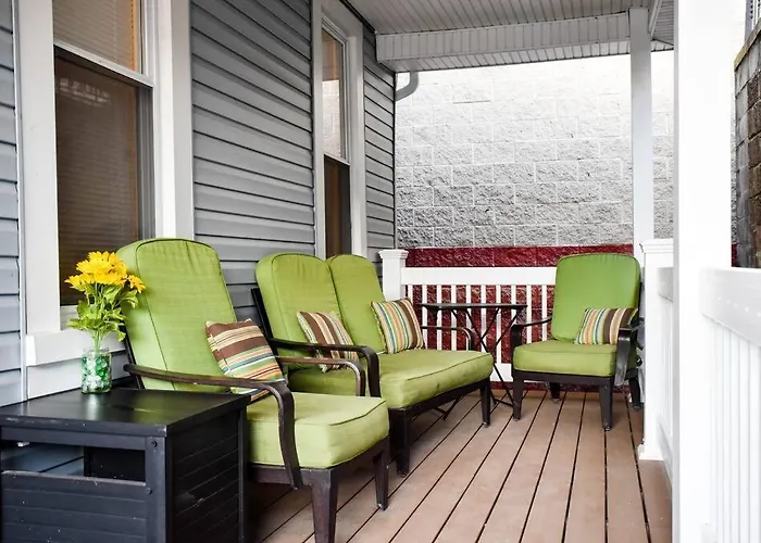 Stunning Big Near Downtown North Shore &